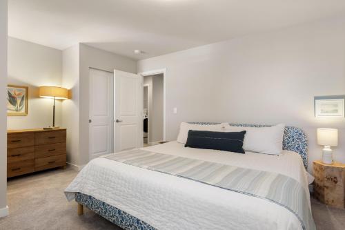 Ένα ή περισσότερα κρεβάτια σε δωμάτιο στο Perch - Crestwood Getaway