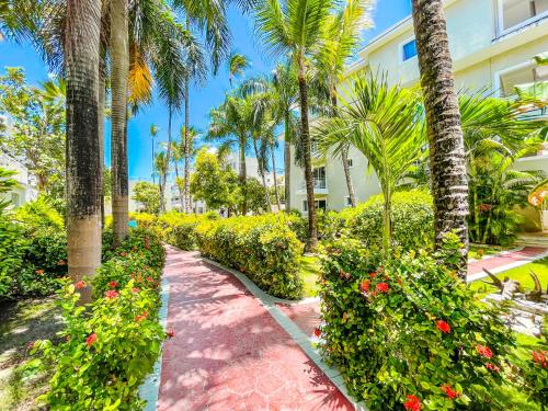 Jardín al aire libre en Tropical Adventure Studios Suites hotel Beach CLUB & SPA
