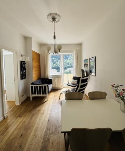 Cozy apartment with VIEWS