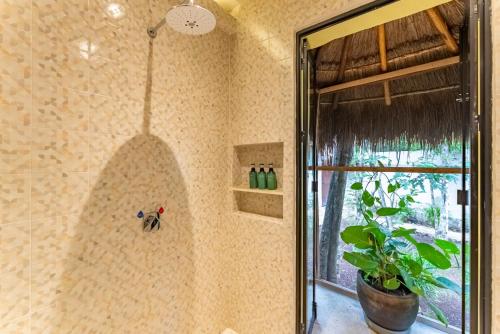 Koupelna v ubytování La Cueva de Piedra