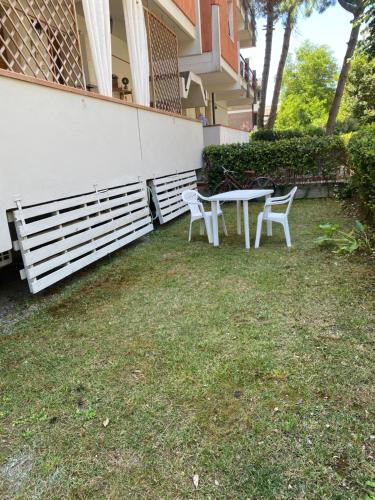 Сад в Gardenia Guest House