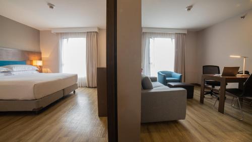 Katil atau katil-katil dalam bilik di Embassy Suites by Hilton Bogotá - Rosales
