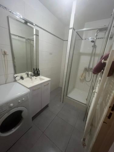 Bilik mandi di type 2 avec terrasse et parking