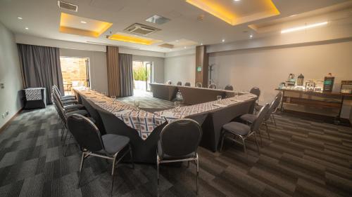 Ruang duduk di Embassy Suites by Hilton Bogotá - Rosales