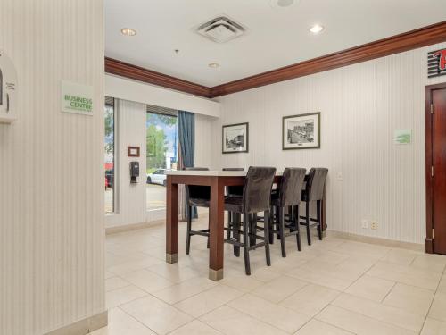 Gambar di galeri bagi Holiday Inn Conference Centre Edmonton South by IHG di Edmonton