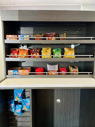 Dapur atau dapur kecil di Wingate by Wyndham Dayton North