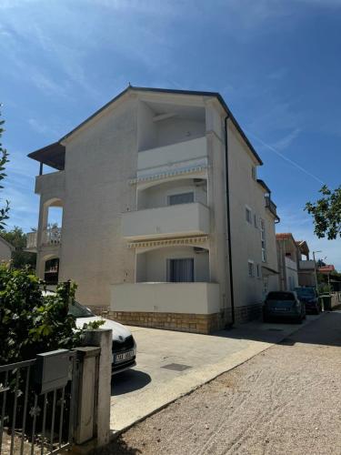 Apartments with parking space Sabunike, Zadar - 14490