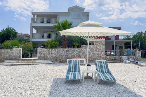 Apartments by the sea Arbanija, Ciovo - 14825