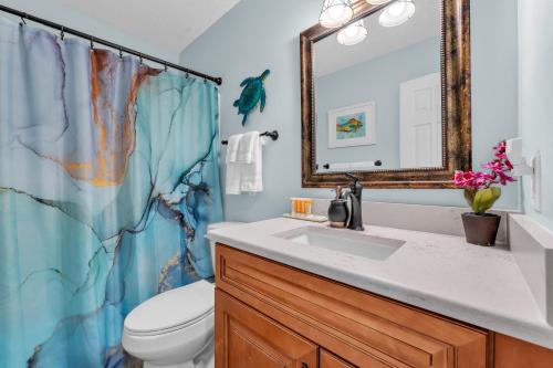Ένα μπάνιο στο Oceanview 3BR 2BA Condo in Phoenix V 14th Floor