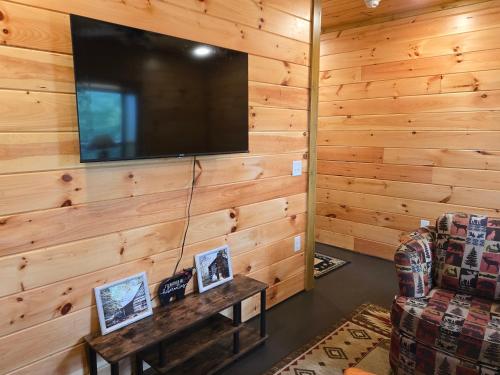 Smoky's Viewにあるテレビまたはエンターテインメントセンター