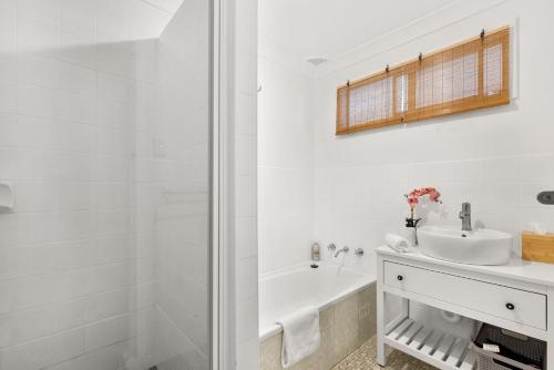 Ένα μπάνιο στο Lake House - Pet Friendly - Waterfront