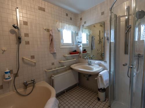 Koupelna v ubytování Holiday home with 4 bedrooms
