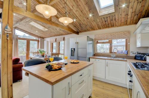 Dapur atau dapur kecil di Puffin Lodge