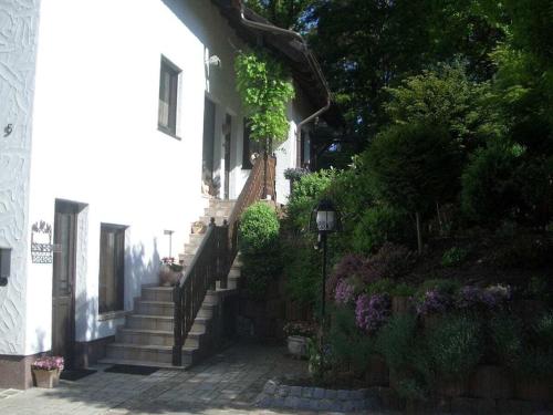 Κήπος έξω από το Holiday apartment in Kall with swimming pool