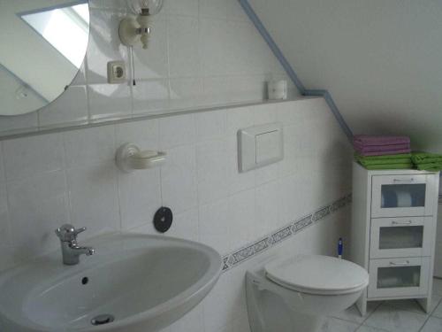 Ένα μπάνιο στο Holiday apartment in Kall with swimming pool