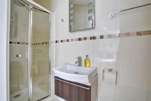 Ένα μπάνιο στο Pentire View Broadmeadows