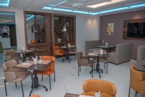 Posezení v ubytování Hotel Rherssllah