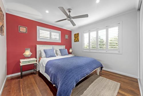 Cama o camas de una habitación en Tranquil Hideaway in Redcliffe