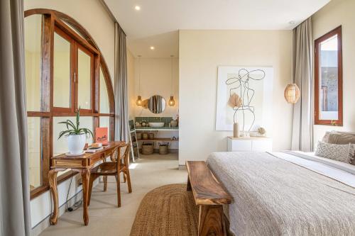 Postel nebo postele na pokoji v ubytování Luxury 4BR Villa with Private Pool in Canggu