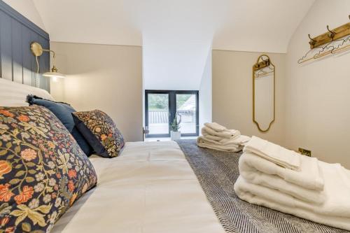 Postel nebo postele na pokoji v ubytování 5 Bed in Cyffylliog oc-c32596