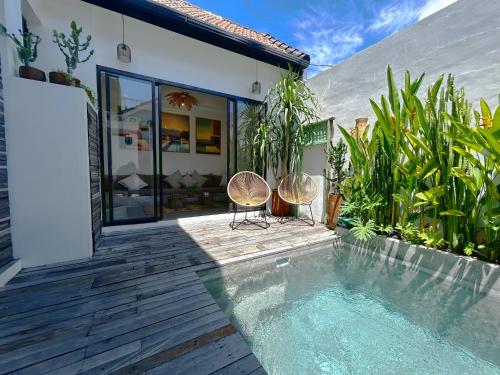 Πισίνα στο ή κοντά στο Casa Guru Villa Canggu