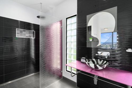 Phòng tắm tại Horizon Deluxe Apartments