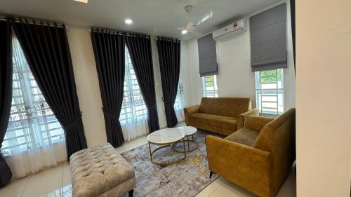 O zonă de relaxare la Zahra Homestay