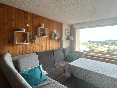 Appartement 2 Chambres - Proche Pistes et Commerces - FR-1-814-48