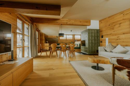 Posezení v ubytování Almrausch BoutiqueChalet TOP 1