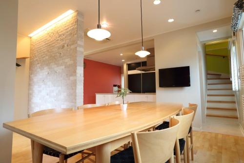 Televisyen dan/atau pusat hiburan di HOMANN CONCEPT Kamakura Yuigahama - Vacation STAY 51916v