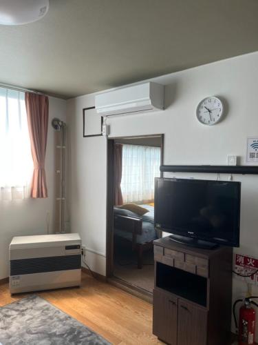 Телевизор и/или развлекательный центр в Abashiri - House - Vacation STAY 18726