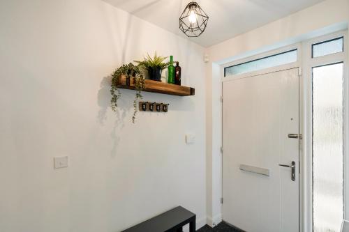 Φωτογραφία από το άλμπουμ του 4-Bed in Coulsdon 20 min London, 20 min Gatwick σε Coulsdon