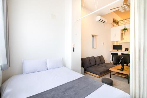 STAIRS Hotel 402