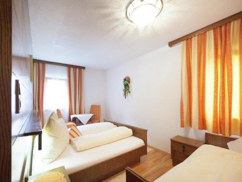Chalet in Vent near Stablein Ski Liftにあるベッド