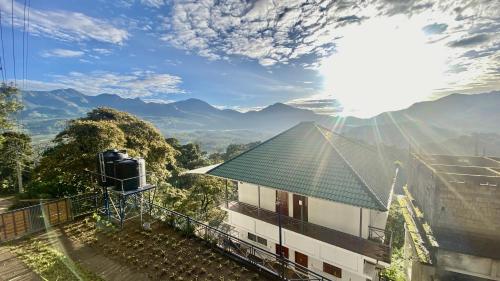 B&Bから撮影された、または一般的な山の景色