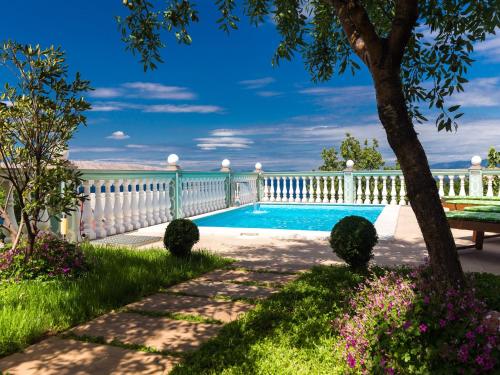 Apartment in Senj near the Sea & Pool