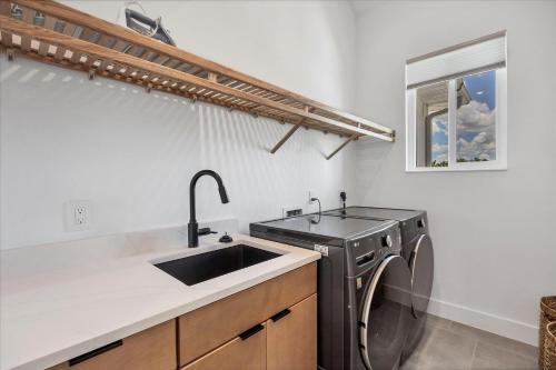 Η κουζίνα ή μικρή κουζίνα στο GRH14696 - Charlotte Harbor Area - 3 Bed 2 Baths Villa