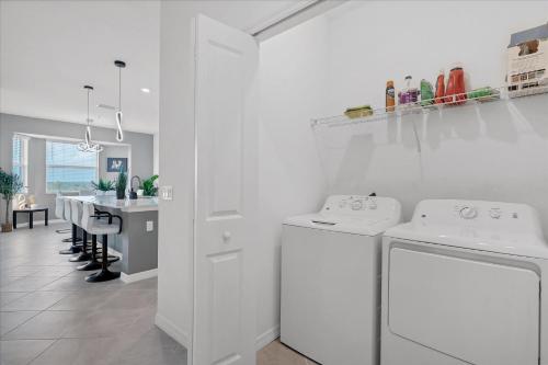 Фотография из галереи GRH14641 - Charlotte Harbor Area - 2 Bed 2 Baths Condo в городе Tropical Gulf Acres