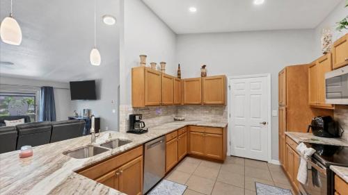 Η κουζίνα ή μικρή κουζίνα στο GRH14151 - Charlotte Harbor Area - 4 Bed 2 Baths Villa