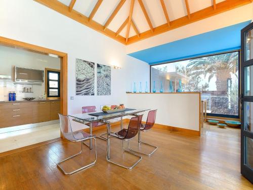 Beautiful holiday home in Playa Blanca with pool