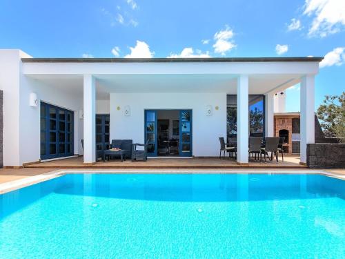 Beautiful holiday home in Playa Blanca with pool