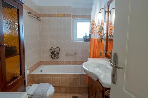 Comfortable Family Apartment,3 stops to Acropolis