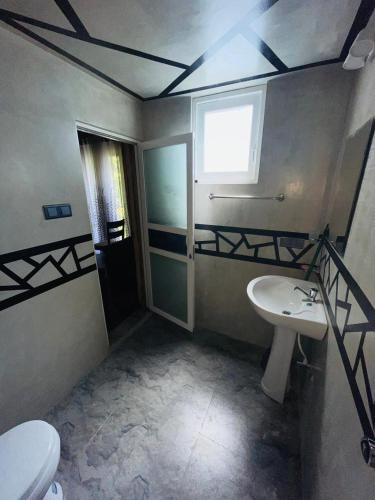 Ένα μπάνιο στο Barewood Bliss Villa