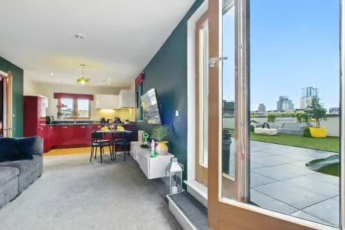 Penthouse Botanica- Wyndale Signature Stays photo 1