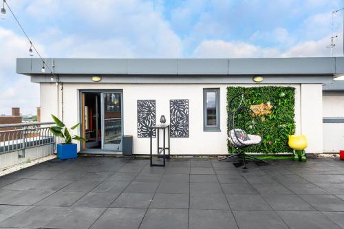 Penthouse Botanica- Wyndale Signature Stays photo 21