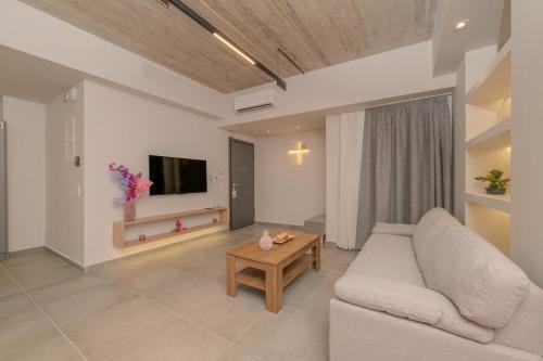 Pink Season Apartment stylish stay in Piraeus Area