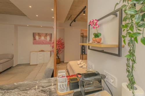 Pink Season Apartment stylish stay in Piraeus Area