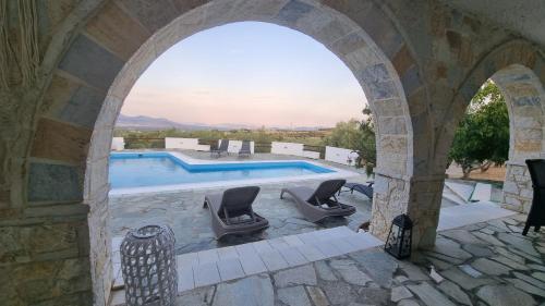 Πισίνα στο ή κοντά στο Mediterranean Villa Megara