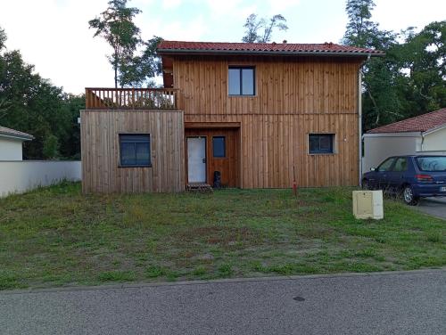 Gallery image of Surf familial house in Léon