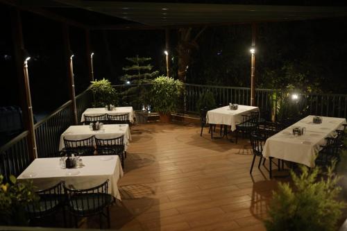 Εστιατόριο ή άλλο μέρος για φαγητό στο Hotel Pooja Garden, Nanded